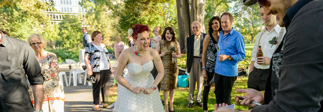 How a Professional Magician Can Help Make Your Wedding Entertainment Memorable